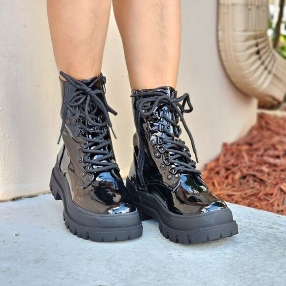 Shoes - Women's Combat Lace Up Ankle Block Heeled Boots Black Color